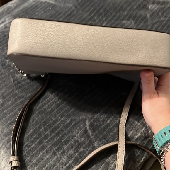 EUC MICHAEL KORS CROSSBODY BAG - Picture 6 of 6